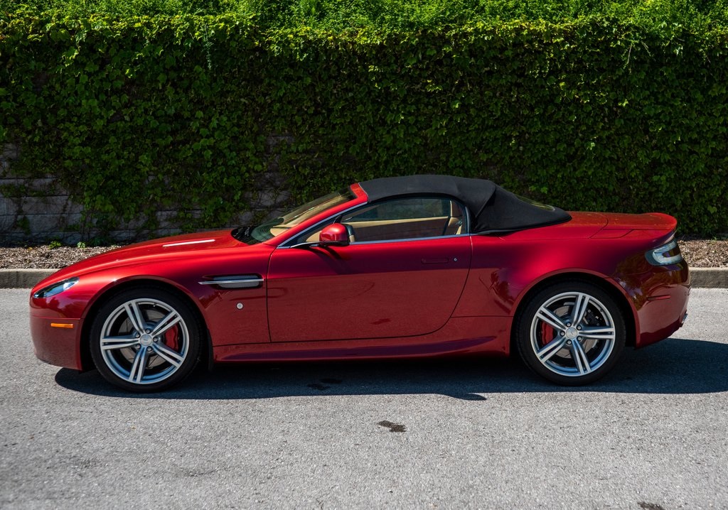 Pre-Owned 2011 Aston Martin V8 Vantage Roadster 2D Convertible in